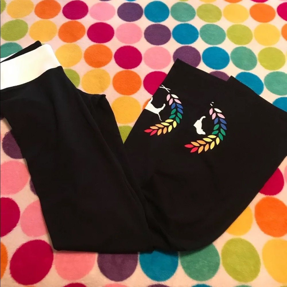 Victoria’s Secret PINK 🌈 Rainbow Logo Yoga Pants